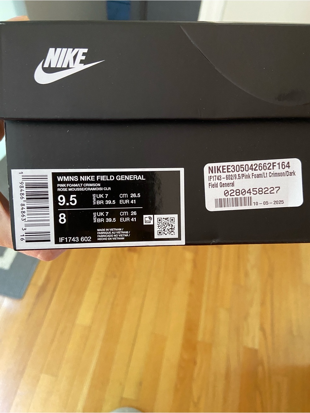 Nike Pink Low-Top Sneakers with Red Swoosh NWT 9.5 - Picture 6 of 6